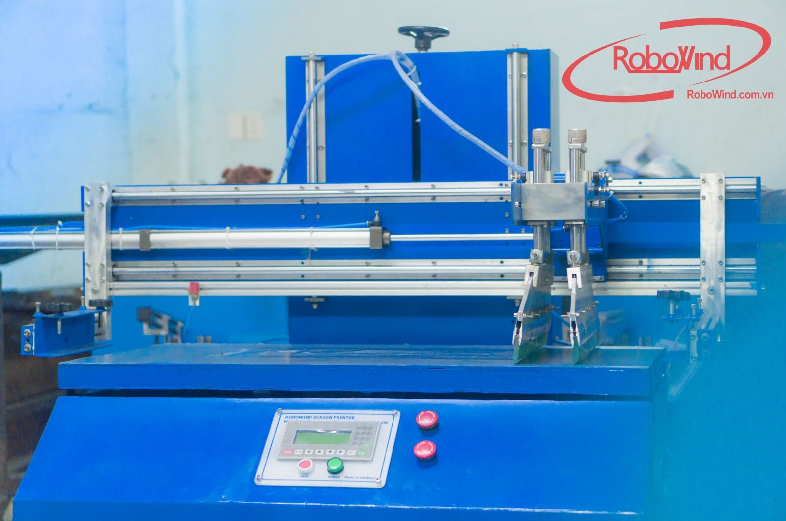 may-in-lua-chong-mau-robowind Ưu điểm vượt trội của máy in bao bì so với phương pháp thủ công